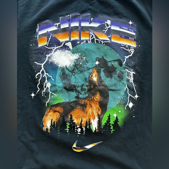 Nike graphic tee - Picture 2 of 4